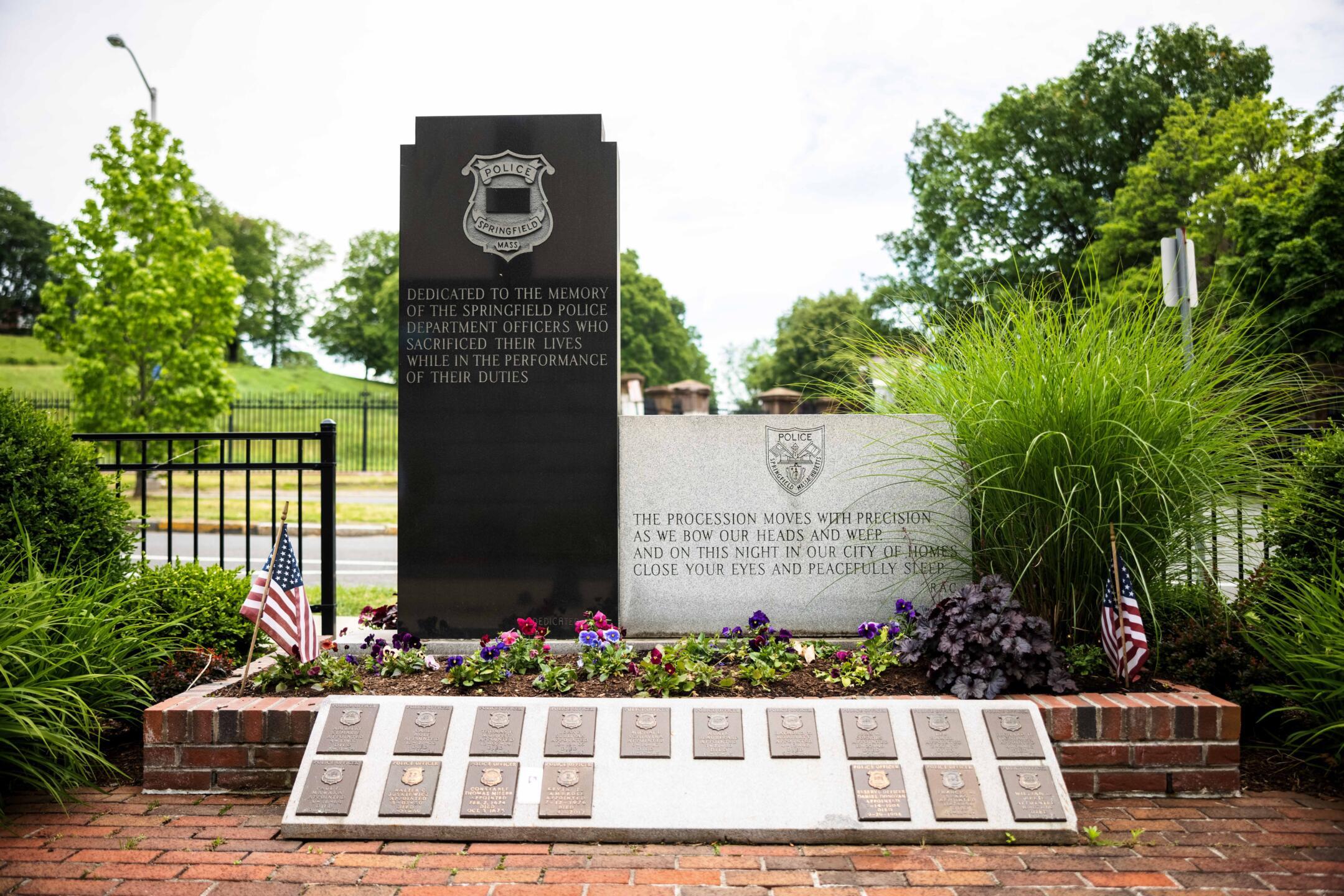 Fallen Officers Memorial – Springfield Police Department